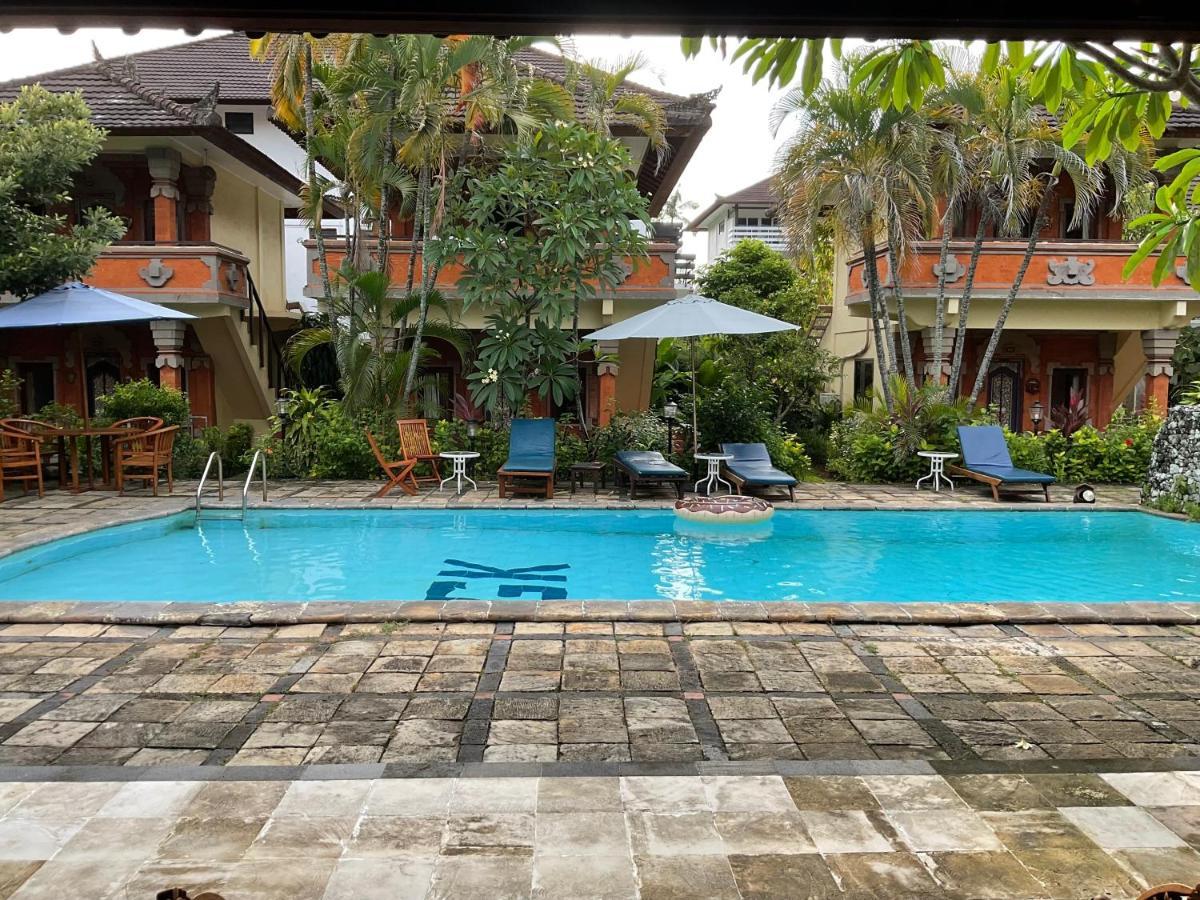 Hotel Grand Kumala Bali Legian Buitenkant foto